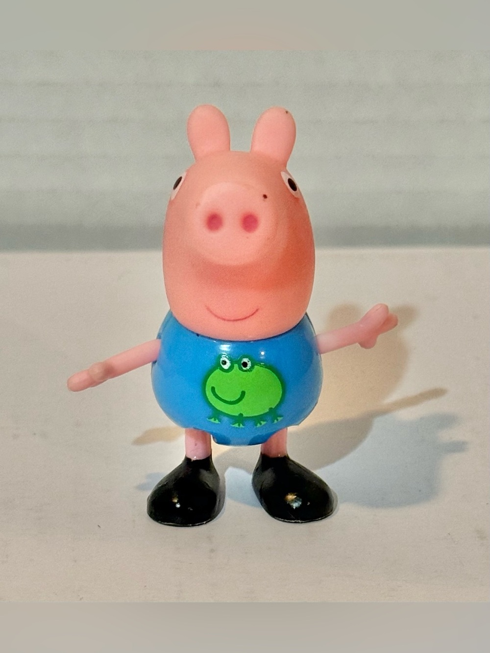 Peppa Pig Brother George 2” Figure with Frog Shirt Used Condition